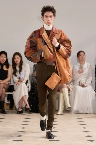 Look 44